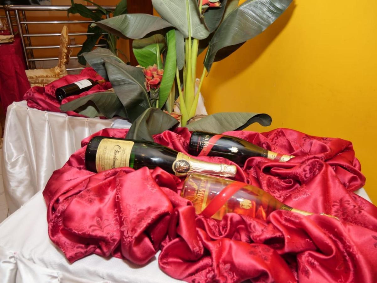 Marriot Metropolitan Hotel Douala Eksteriør bilde